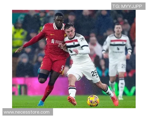 基恩曾是曼联后防核心之一 他为球队贡献巨大并影响深远